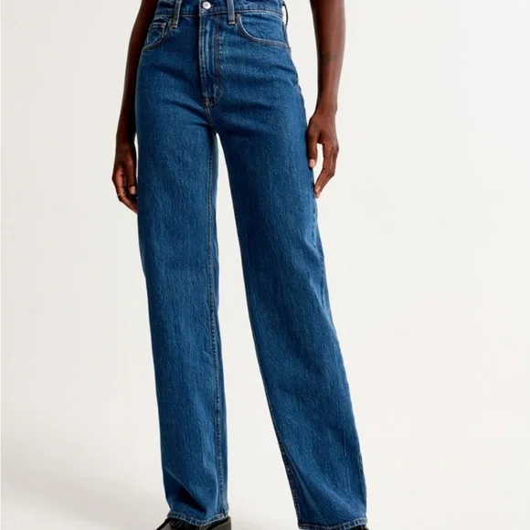 BNWT Abercrombie high-rise 90’s relaxed Jean. Size 26 x short - Inseam: 26.5″ - Picture 2 of 7